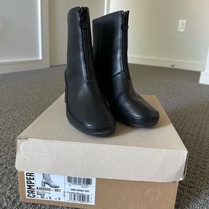Camper upright boots sz6